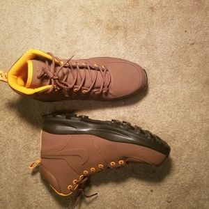 Mens nike monoa leather boots